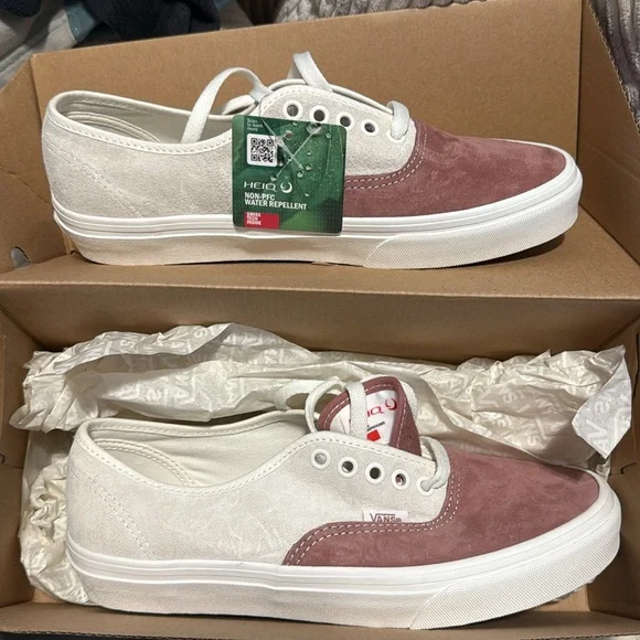 Brand New Suede Vans - Picture 3 of 3